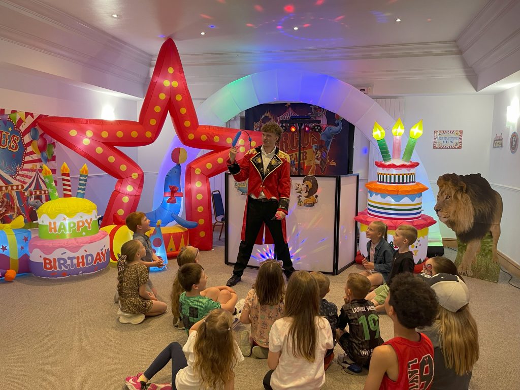 Childrens Entertainers Yateley Circus Party Having Fun Balloon Modelling