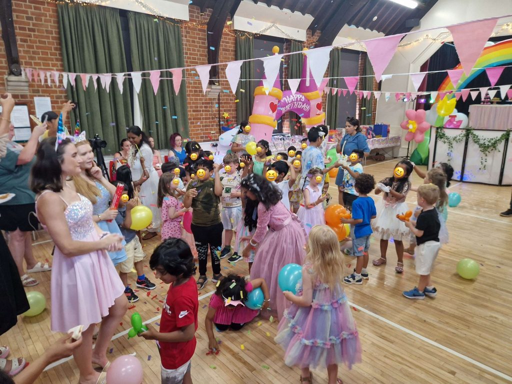 childrens entertainers in fleet hampshire surrey blackwater camberley