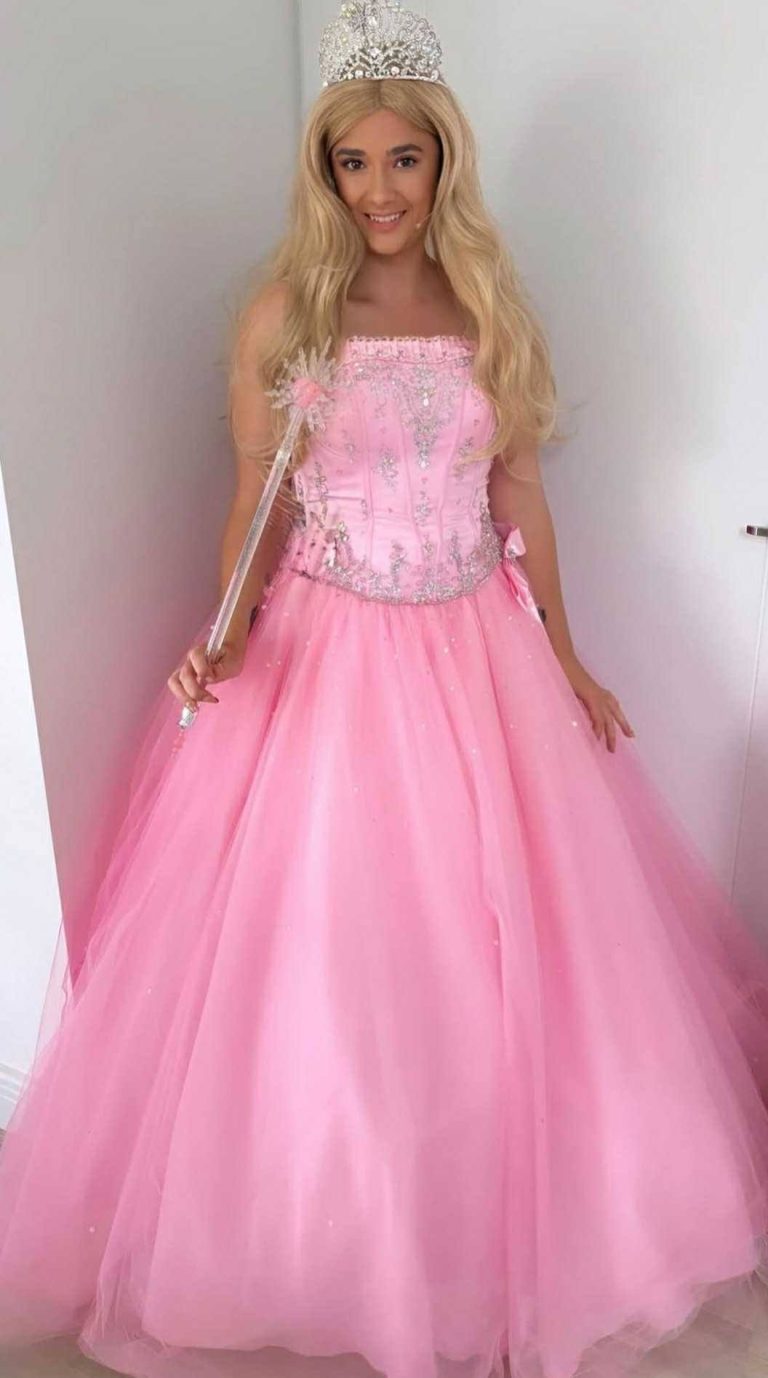 Glinda entertainer in a pink ball gown and tiara